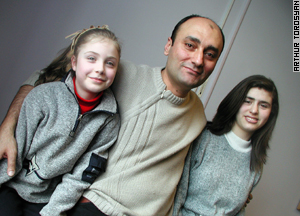 Director Matevosyan worked with Ani Khazaryan (left) and Ruzanna Khachatryan.